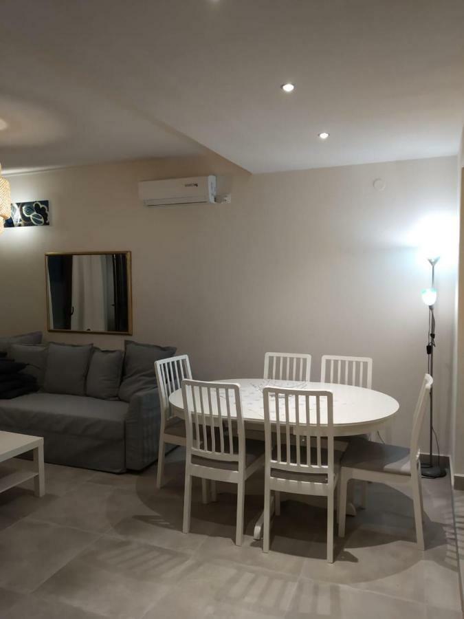 Isabel Artemis Apartment Chorefton Bagian luar foto